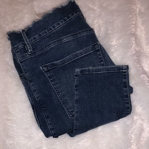 Good American Frayed Skinny Jeans